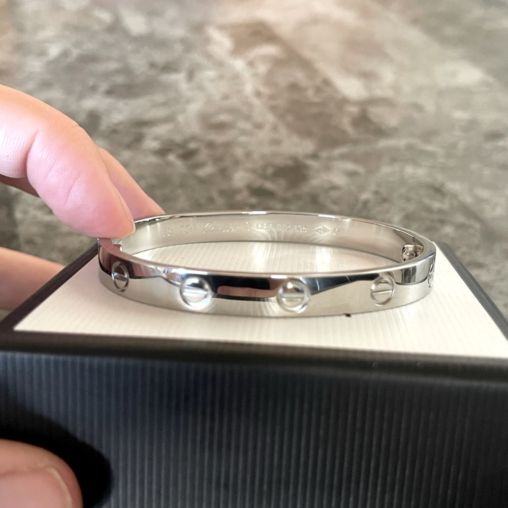 Love bracelet without stone